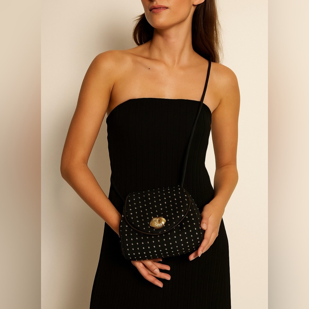 Whiting & Davis International Puffy Snap Lock Crossbody Clutch Bag ✨